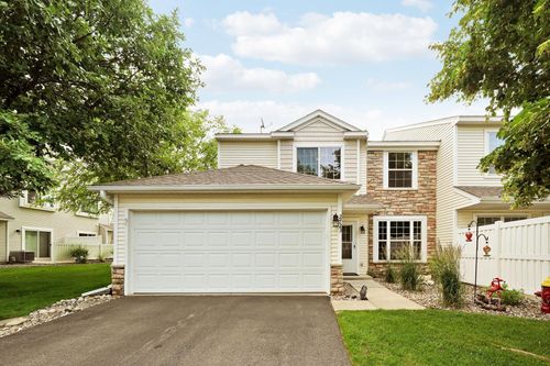 2723 Wagon Wheel Curv, Chaska, MN, 55318-1580 | Card Image