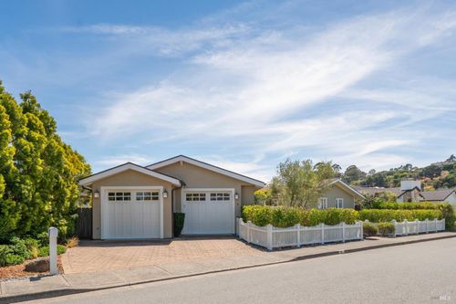8 Saba Lane, Tiburon, CA, 94920 | Card Image