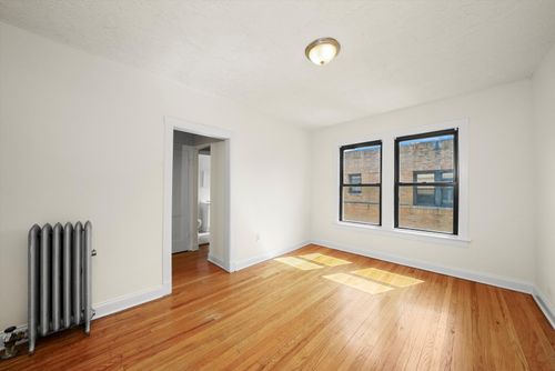3e-2615 N Spaulding Ave, Chicago, IL, 60647-1425 | Card Image