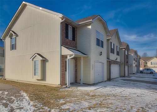 277-273-277 Ne Adams Dairy Pkwy, Blue Springs, MO, 64014-5450 | Card Image