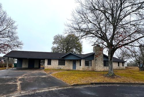 180 Steven Ct, La Grange, TX, 78945-1733 | Card Image