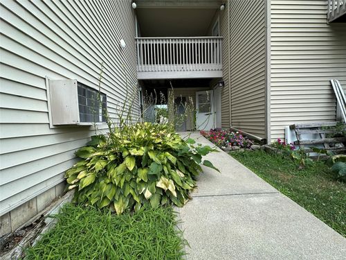 232 Concord Ln, Middletown, NY, 10940-6655 | Card Image