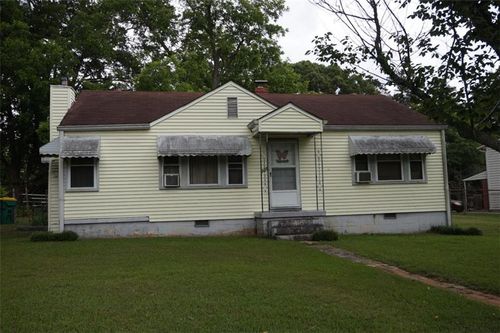 829 Warren Dr, Forest Park, GA, 30297-1329 | Card Image