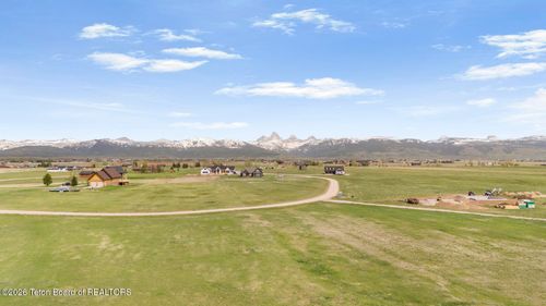 2413 Daydream Dr, Tetonia, ID, 83452-4800 | Card Image
