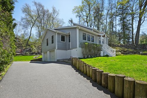 28 Alan Rd, Danbury, CT, 06810-8302 | Card Image