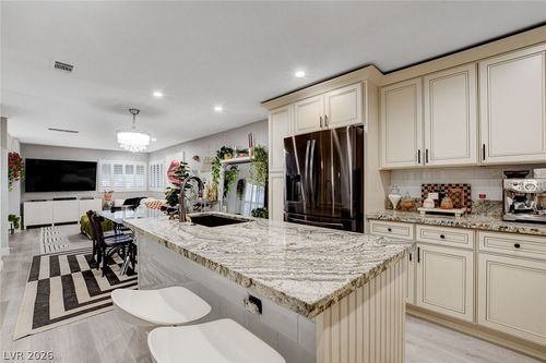 unit-105-4425 Woodpine Dr, Las Vegas, NV, 89119-7837 | Card Image