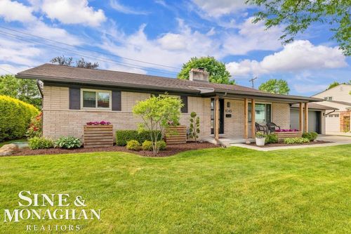 1045 Marian Court, Grosse Pointe Woods, MI, 48236 | Card Image