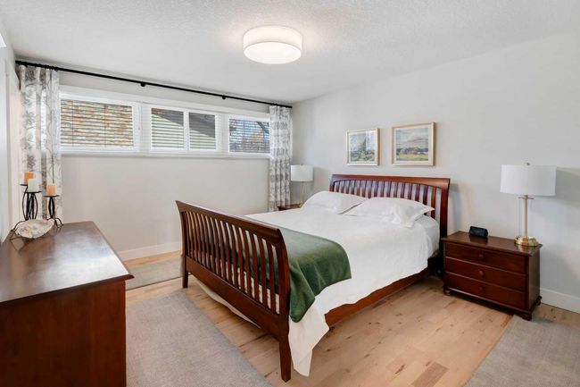 2607 Laurel Cres Sw, House other with 3 bedrooms, 3 bathrooms and 2 parking in Calgary AB | Image 15
