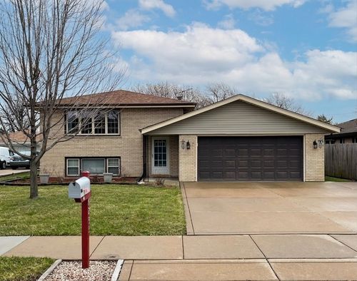 8233 S 76th Ave, Bridgeview, IL, 60455-1601 | Card Image