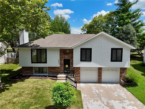 14401 Saint Andrews Dr, Grandview, MO, 64030-4167 | Card Image