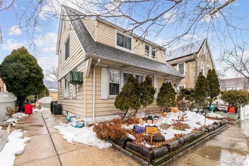 52 Park Ave, Spring Valley, NY, 10977-5430 | Card Image