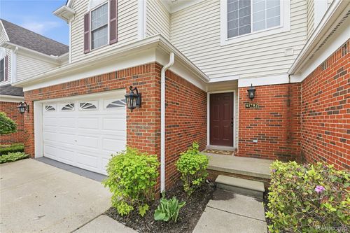 41782 Brownstone Dr, Novi, MI, 48377-4801 | Card Image