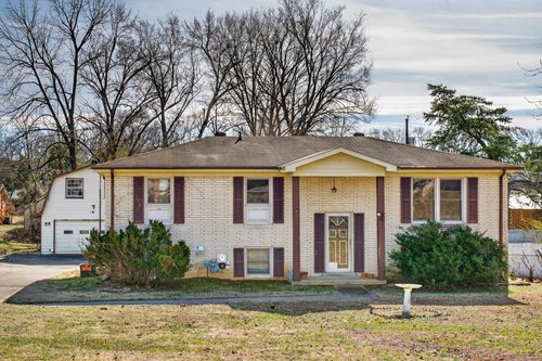 213 Joslin Ave, Gallatin, TN, 37066-3929 | Card Image