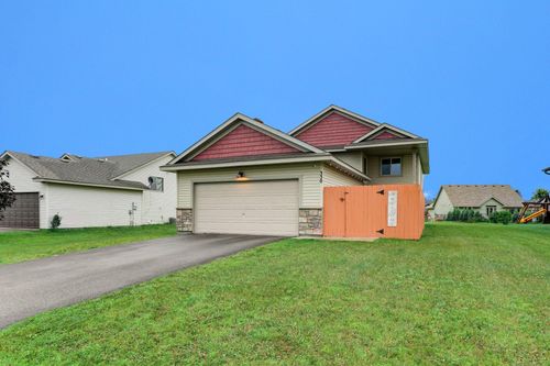 330 Staples Rd, OSCEOLA, WI, 54020-4368 | Card Image