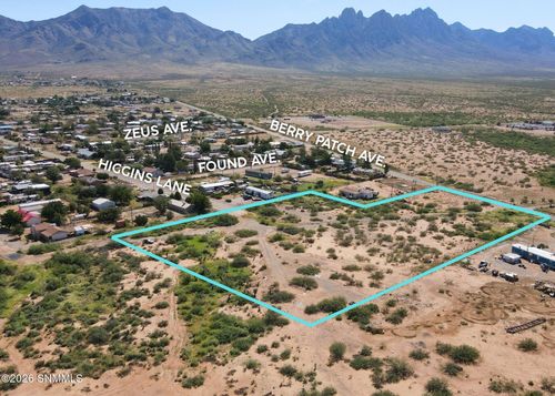 9200 Higgins Ln, Las Cruces, NM, 88011-6643 | Card Image