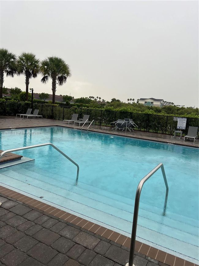 495 Ne 5 Th Way, Townhouse with 3 bedrooms, 3 bathrooms and null parking in Florida City FL | Image 19