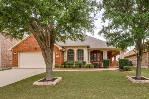 5836 Summerwood Dr, Grand Prairie, TX, 75052-0435 | Card Image