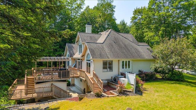 460 Grand Ave, House other with 3 bedrooms, 4 bathrooms and 6 parking in Saratoga Springs NY | Image 9