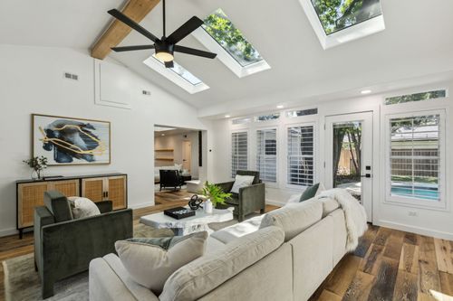 12105 Cox Ln, Dallas, TX, 75244-7018 | Card Image