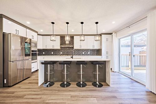 77 Hartford Rd Nw, Calgary, AB, T2K2A4 | Card Image