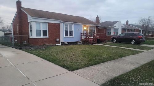 28806 Edward St, Roseville, MI, 48066-7402 | Card Image