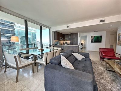 1801 - 88 Sw 7th St, Condo with 2 bedrooms, 2 bathrooms and null parking in Miami FL | Image 2