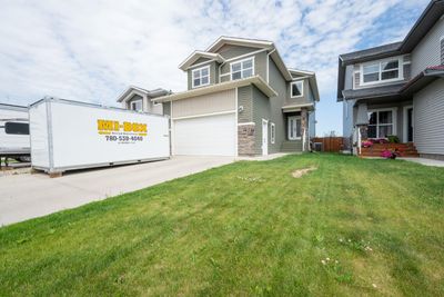 8938 94 Ave, House detached with 3 bedrooms, 2 bathrooms and 3 parking in Grande Prairie AB | Image 1