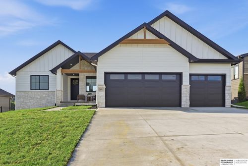 16915 Benjamin St, Bennington, NE, 68007-5054 | Card Image