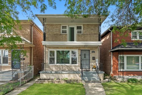 9002 S Morgan St, Chicago, IL, 60620-2617 | Card Image