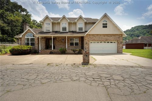 19 Golf Meadows Ln, Chapmanville, WV, 25508-7537 | Card Image