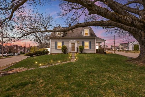 381 Auburn St, Cranston, RI, 02910-4421 | Card Image