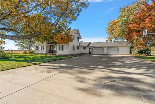 9665 Chase Rd, Montague, MI, 49437-9712 | Card Image