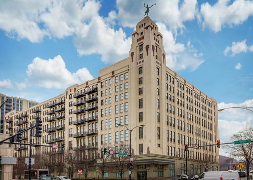 apt-718-758 N Larrabee St, Chicago, IL, 60654-6451 | Card Image