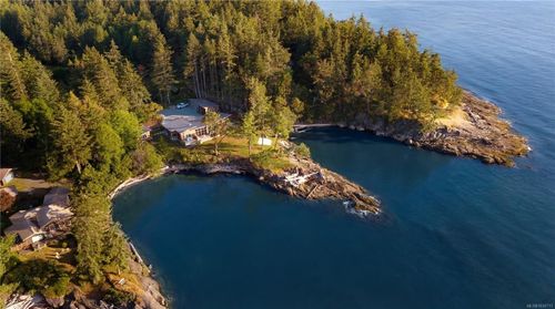 236 Gulf Dr, Galiano Island, BC, V0N1P0 | Card Image