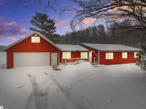 9888 N Wilson Road, Lake City, MI, 49651 | Card Image