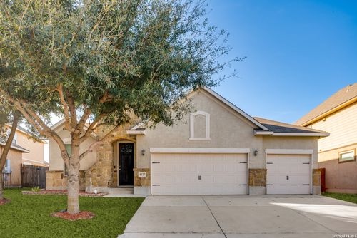 8127 Lovela Bnd, San Antonio, TX, 78254-4426 | Card Image
