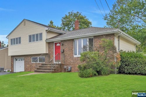 15 Crest Rd, Emerson, NJ, 07630-1003 | Card Image