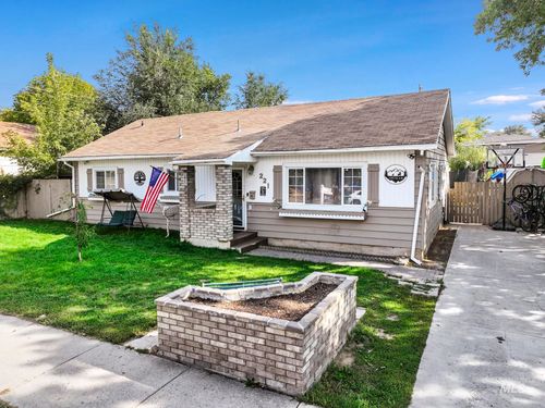 221 7th Ave E, Jerome, ID, 83338-1918 | Card Image