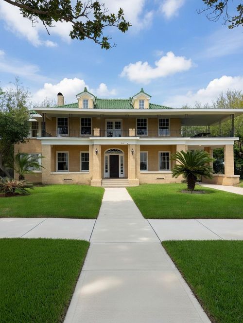 2149 Lakeshore Dr, Port Arthur, TX, 77640-6784 | Card Image