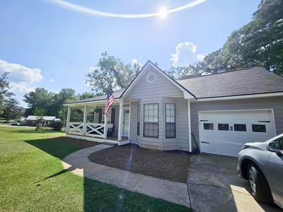 195 Pond Street, House other with 3 bedrooms, 2 bathrooms and 1 parking in Waverly Hall GA | Image 2