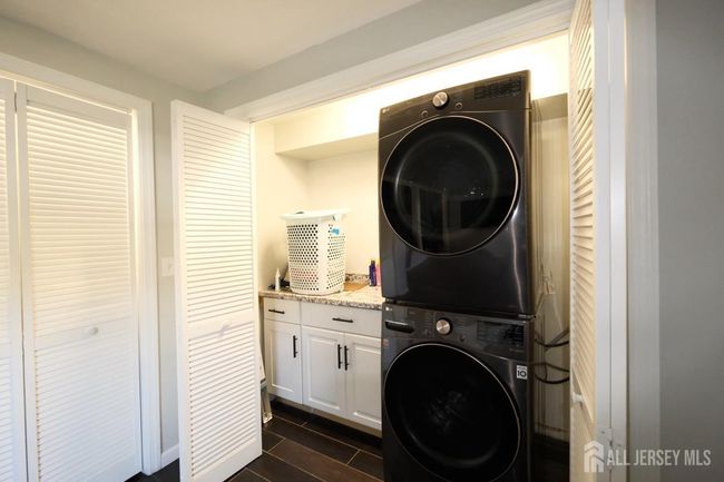 678 W 678 W Milton Avenue Avenue W, House other with 3 bedrooms, 2 bathrooms and null parking in Rahway NJ | Image 5
