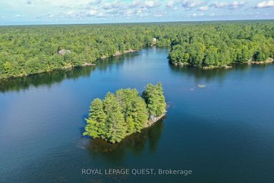 1 Island 4 Sl, House other with 2 bedrooms, 1 bathrooms and null parking in Muskoka ON | Image 3