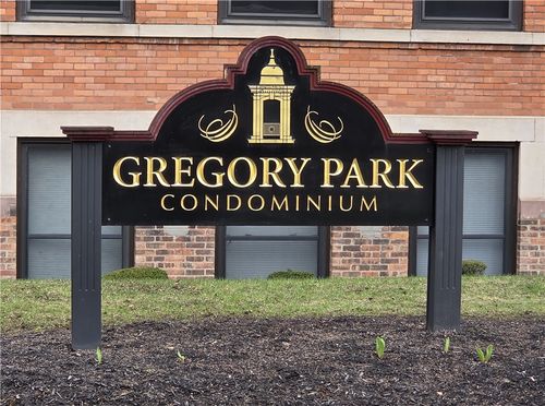 3 Gregory Park, Rochester, NY, 14620-1353 | Card Image