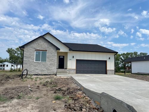 194 S Sycamore, Valley Center, KS, 67147 | Card Image