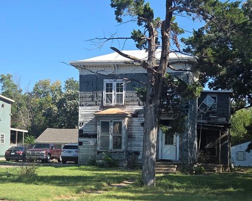 619 Gypsum Ave, Salina, KS, 67401-3175 | Card Image