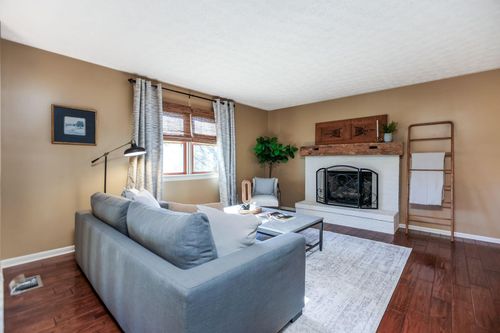 5038 Deeds Rd, Granville, OH, 43023-9426 | Card Image