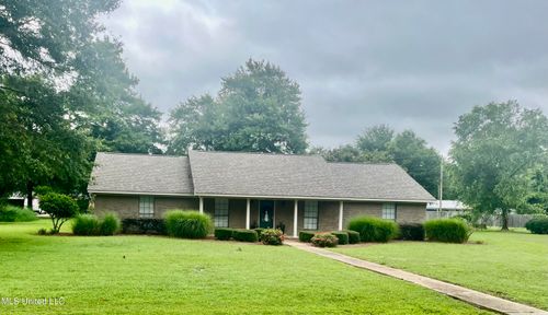 506 Holmes St, Belzoni, MS, 39038-3810 | Card Image