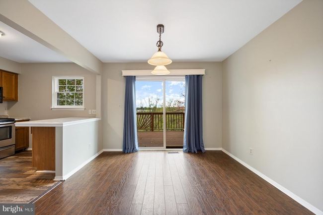370 Logan Dr, Townhouse with 3 bedrooms, 3 bathrooms and null parking in WESTMINSTER MD | Image 6