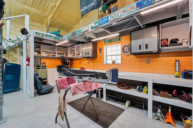 Workshop #1 also features a loft area above the workspace. | Image 45