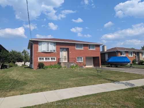25 Janet St, Port Colborne, ON, L3K2E6 | Card Image